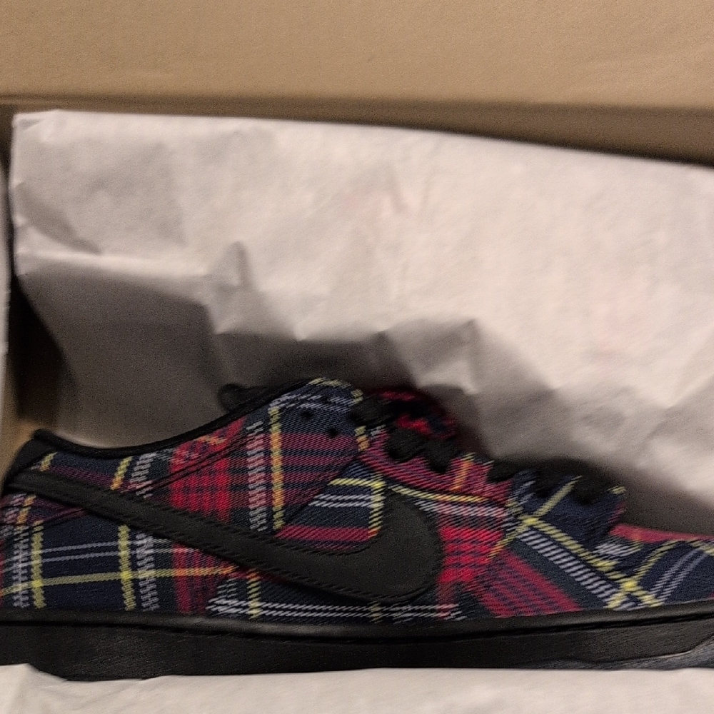 Nike SB Dunk Nardwaur Size 9M
